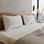 Oreiller polyester antiallergique – mise en scène chambre, hygiène optimale